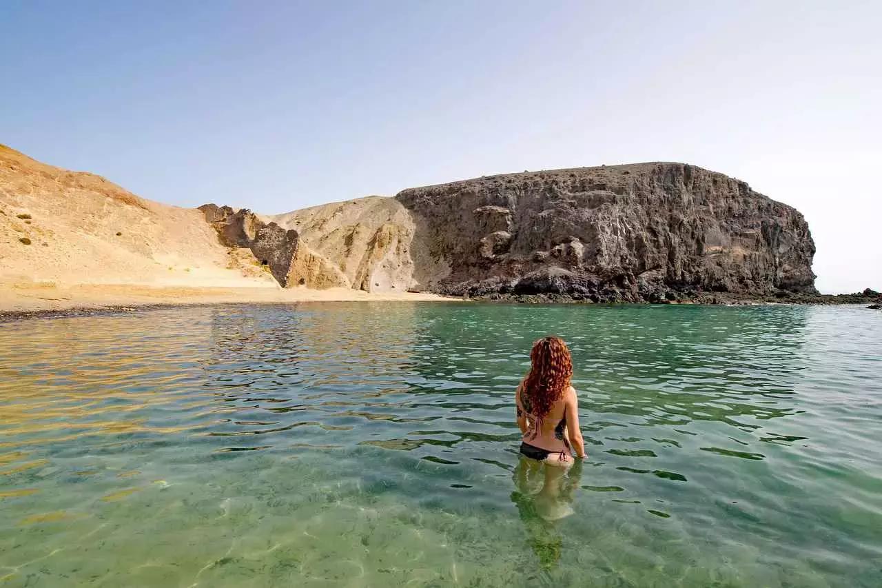 Spagna non rima solo con studio e movida; anche le spiaggesono degne di nota, da quelle del sud a quelle delle isole.
