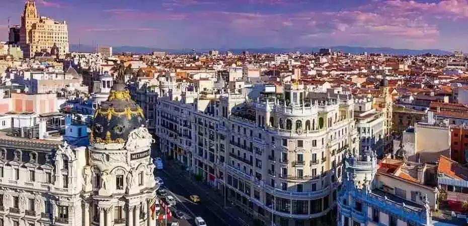 Anche se non ti puoi permettere un lungo viaggio in Spagna, la tecnologia ti consente di apprendere la lingua di Neruda da casa.