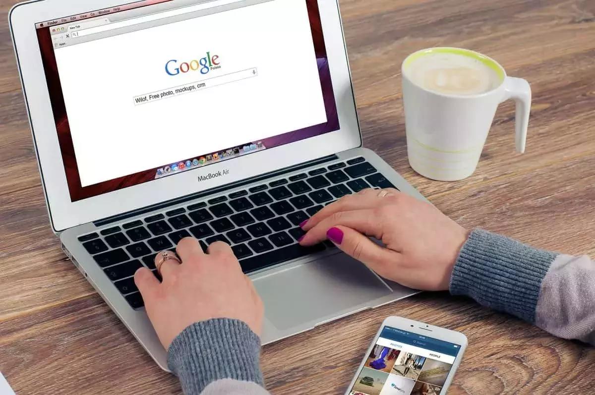 Per essere un insegnante di spagnolo al passo con i tempi devi conoscere i mooc, le risorse online e le app per le lingue.