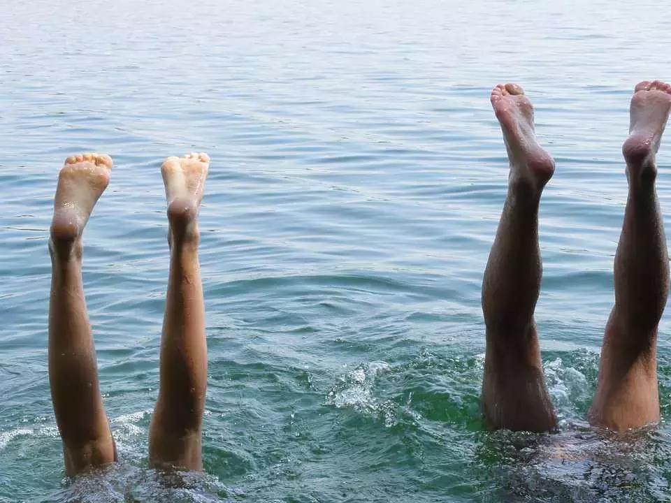 Una sillaba può cambiare completamente il senso di una frase. Ecco perché è importante imparare a scrivere bene e a pensare con calma a ciò che si scrive. In caso contrario, può capitare che Zola diventi un naturista.