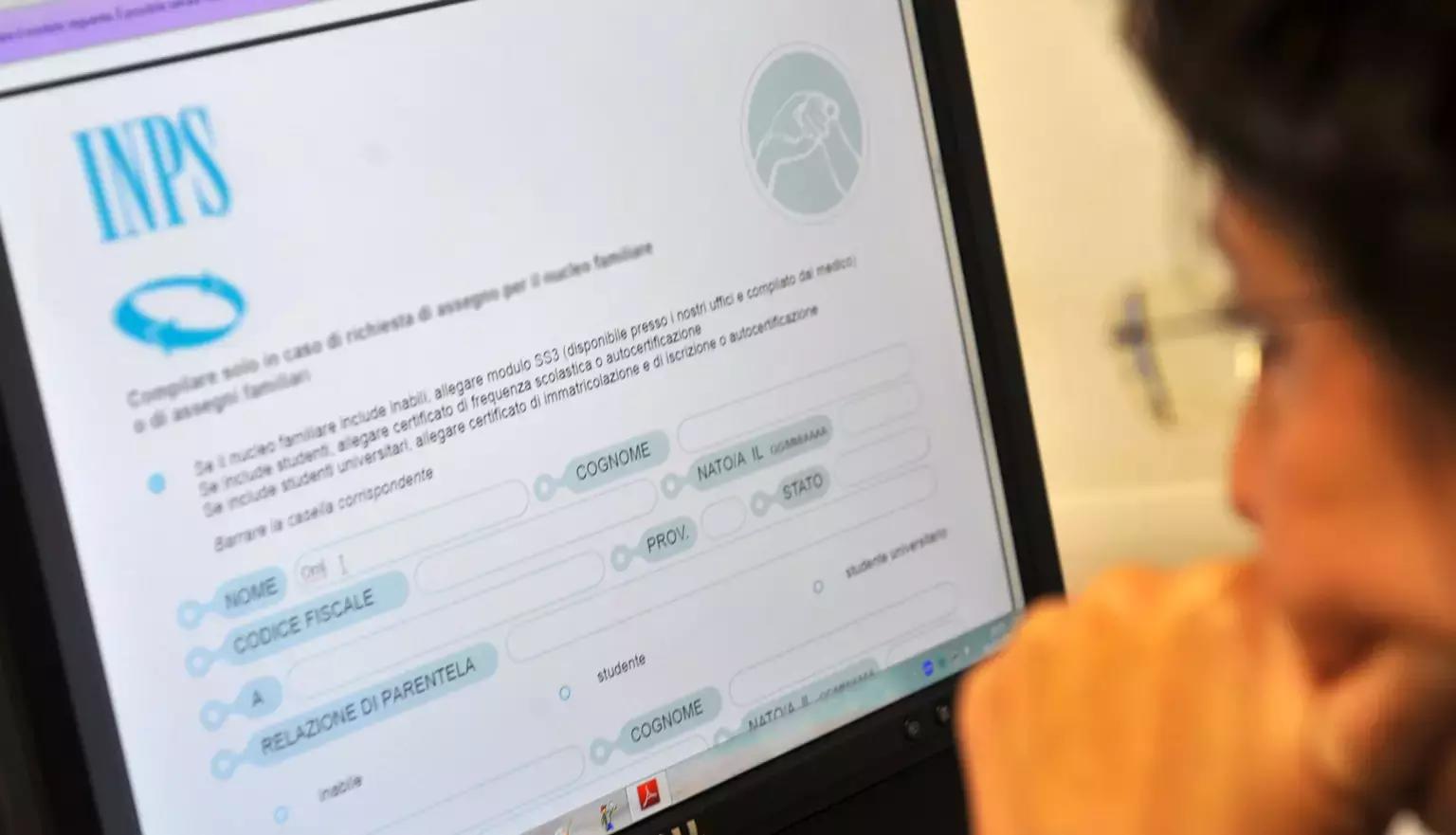 Puoi mettere in regola le ripetizioni attraverso il libretto famiglia che paga le prestazioni occasionali.