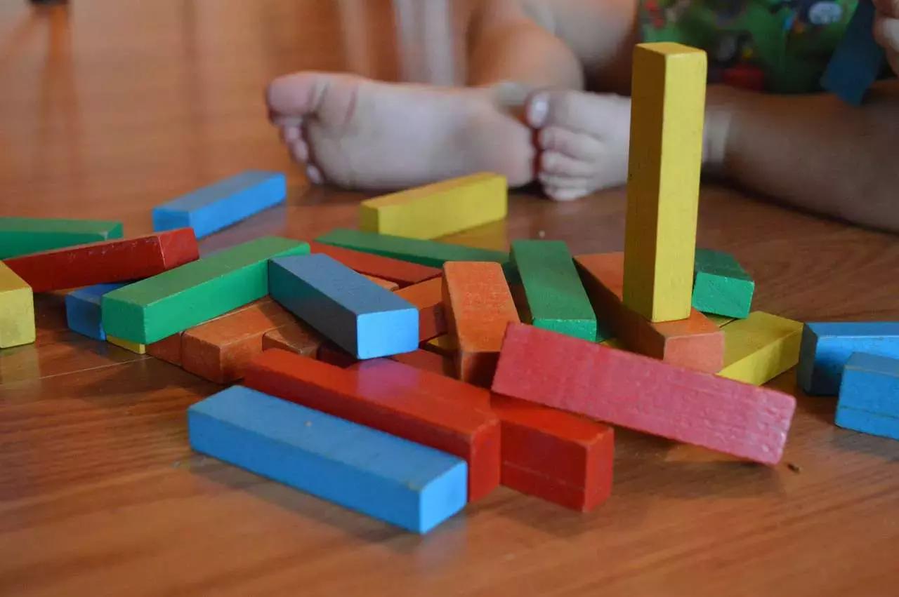Nelle scuole montessoriane, il metodo di apprendimento è un'altra cosa rispetto a quello tradizionale che conosciamo noi. E funziona.