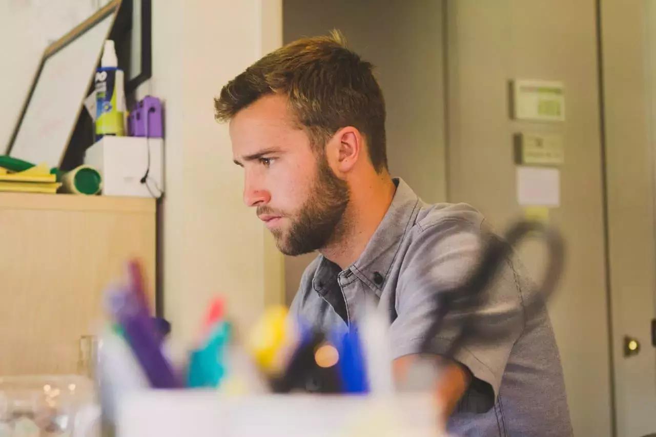 Preparati al meglio alle certificazioni in lingua spagnola da solo o con l'aiuto di un insegnante a domicilio.