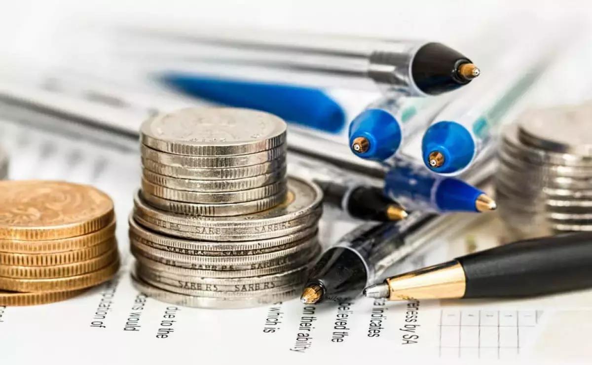 Trova una scuola di lingue, un insegnante privato o rivolgiti alla camera di commercio spagnola per prepararti agli esami di spagnolo commerciale.
