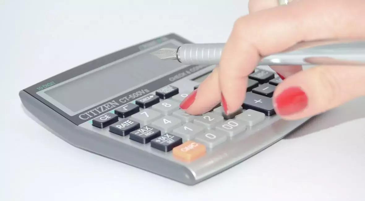 Benché non produca immediati vantaggi fiscali, inserire le ripetizioni nella dichiarazione dei redditi è importante per non incorrere in sanzioni amministrative anche di un certo peso.