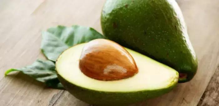 Valuta l’idea di affidarti ai consigli di un nutrizionista oltre a portare avanti il tuo programma di fitness in casa o in palestra.