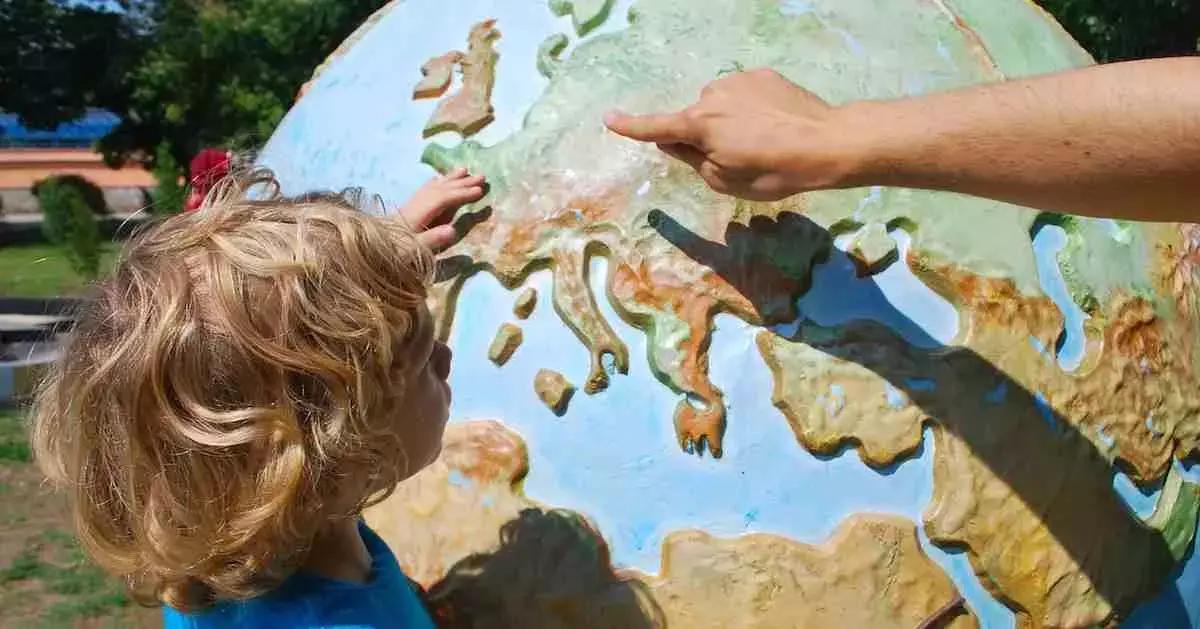 Il ricorso al sostegno scolastico non è uguale in tutto il mondo, così come la sua organizzazione. Vediamo insieme qual è la situazione in Europa e anche nei Paesi extraeuropei.