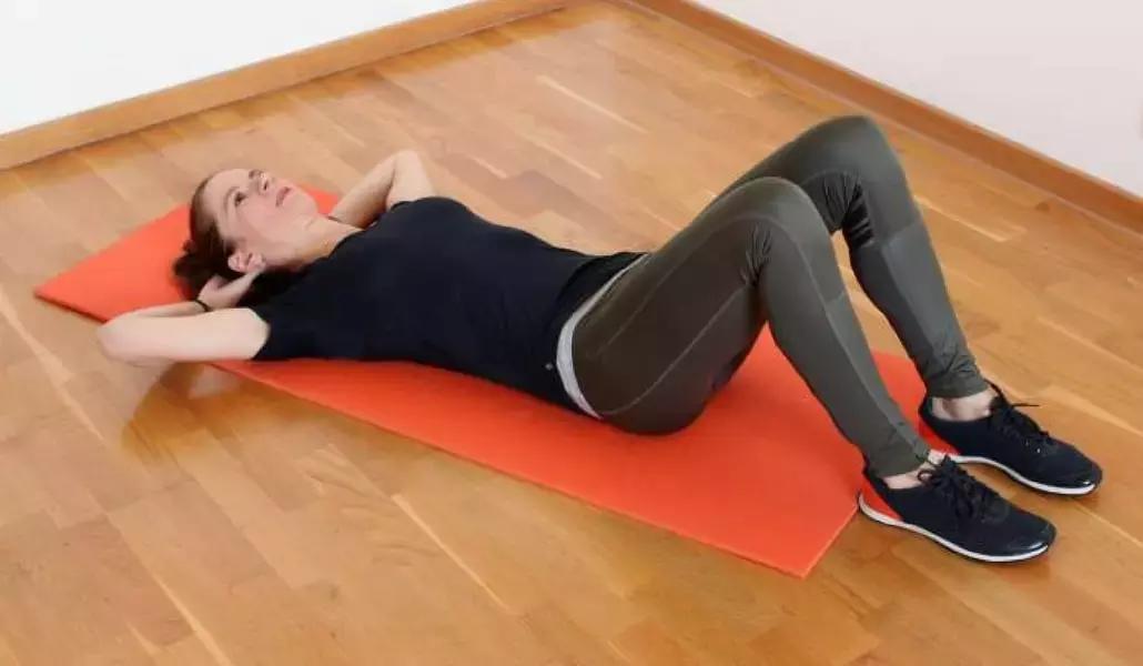 Anche per scolpire gli addominali, è fondamentale mantenere una posizione corretta!