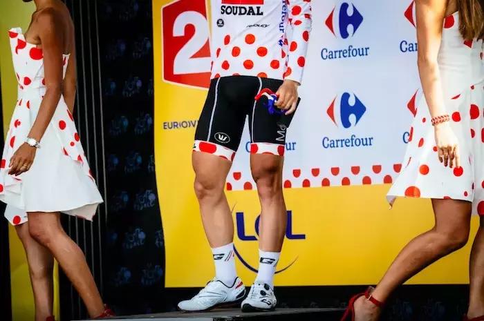 Perché non inserire una sessione di bicicletta o cyclette in palestra a settimana nel programma di allenamento?