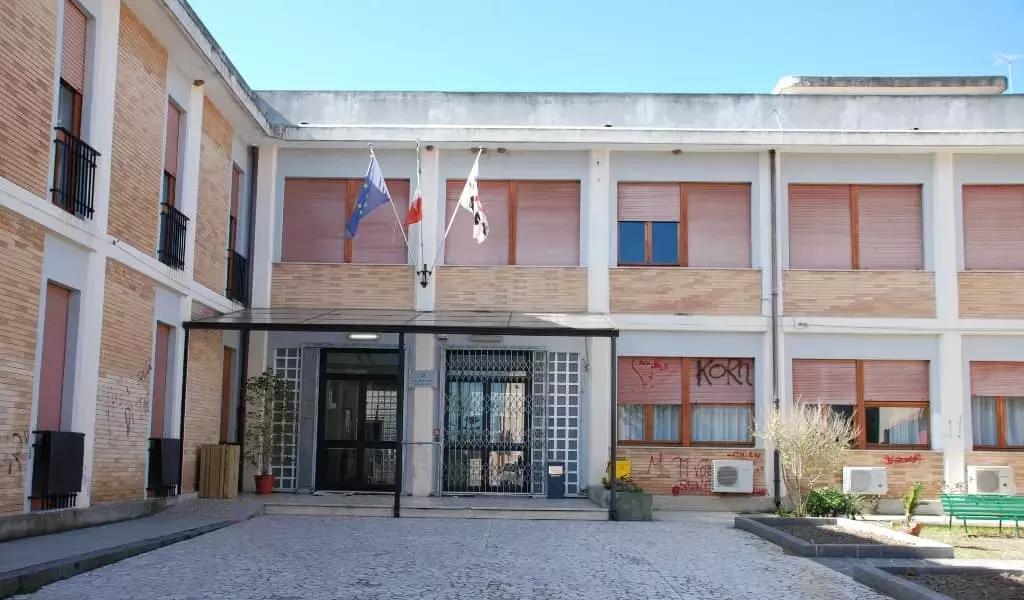 Adattarsi a una scuola nuova non è facile, specie se si deve adottare un nuovo metodo di studio più approfondito. 
