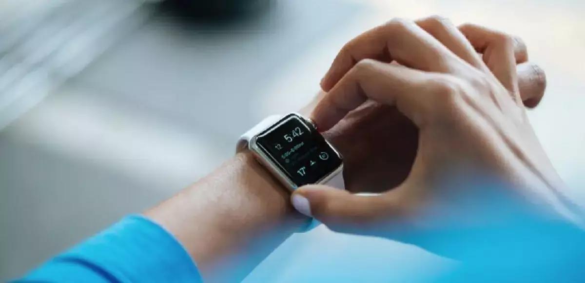 La tecnologia ci viene in aiuto anche nei momenti di sport: sia per scaricare dei programmi di finess,sia per i device da portare con noi durante lo sport.