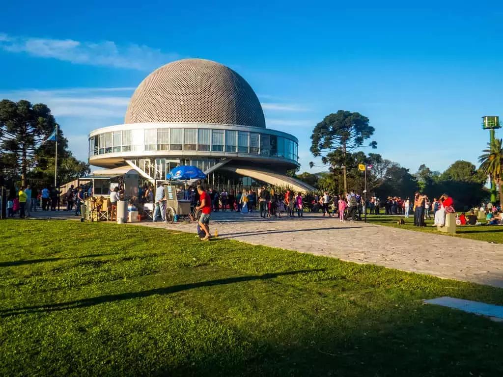 Il Planetario di Palermo ospita un doposcuola sulla matematica, l'italiano e le scienze.