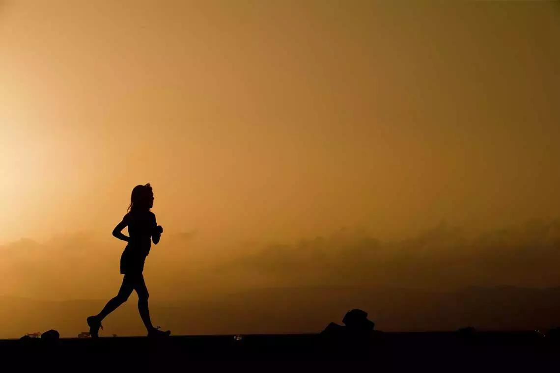 Lo sport è l'attività principale che ti permette di perdere peso se accoppiato a un'alimentazione sana ed equilibrata. 