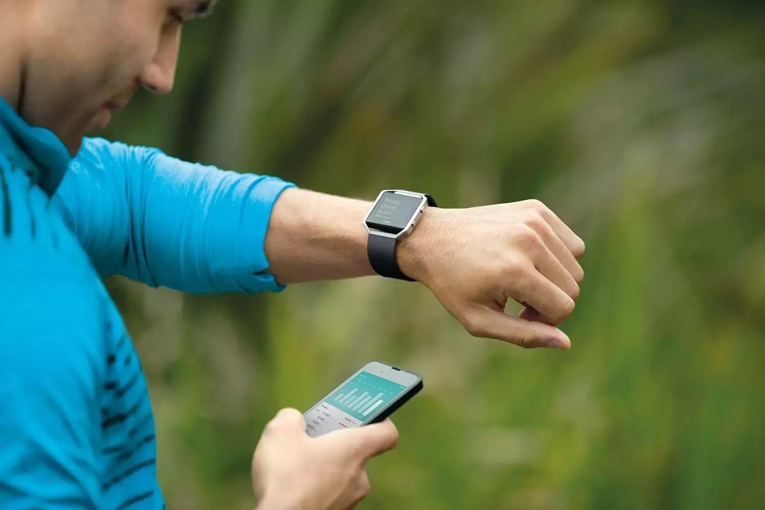 Tra le migliori app per iPhone trovi FitBit, che ti aiuta a ritrovare la forma.