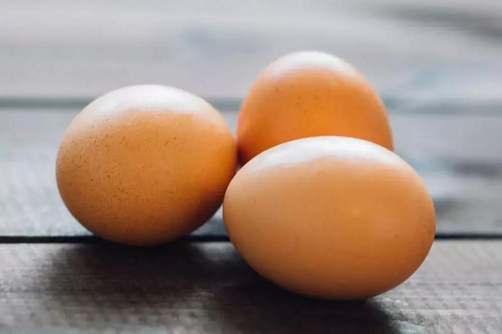 L'uovo è un ottimo alimento ricco di sostanze utili, purché non venga mangiato due volte al giorno.