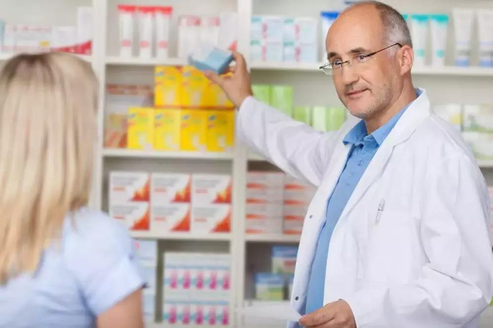 La raccomandazione da parte di figure riconosciute, come medici o farmacisti, può aiutare l'attività di personal trainer a decollare.
