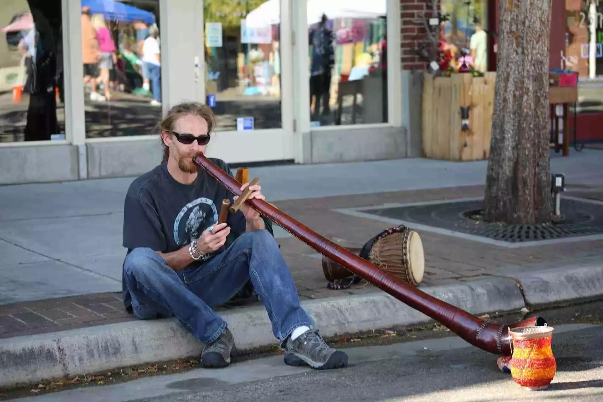Una musica dolce e calma è l'ideale per tutte le attività di rilassamento che sono complementari all'attività fisica. Il didgeridoo australiano ha un suono particolarmente indicato.