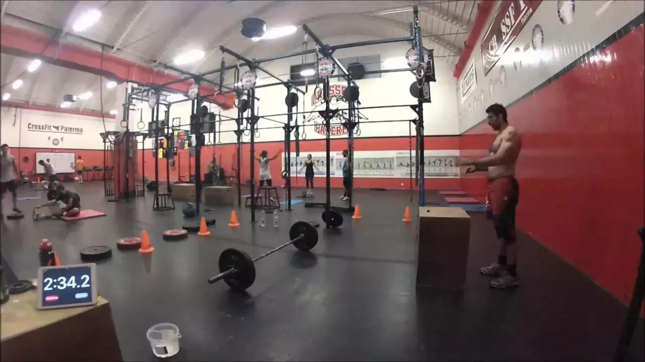 Con il crossfit segui un allenamento diverso ogni giorno mischiando diverse discipline!