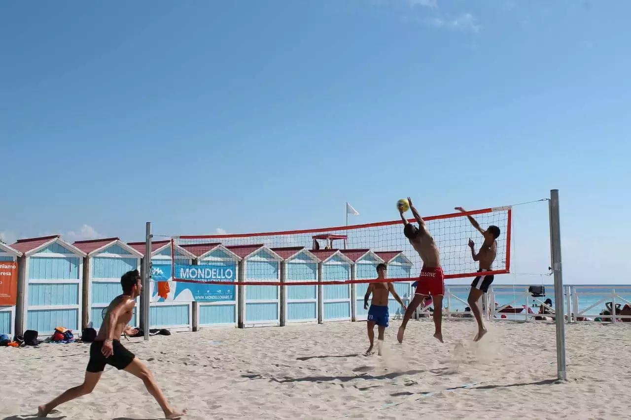 D'estate ci sono molte iniziative per fare sport gratuitamente nei parchi oppure in spiaggia.