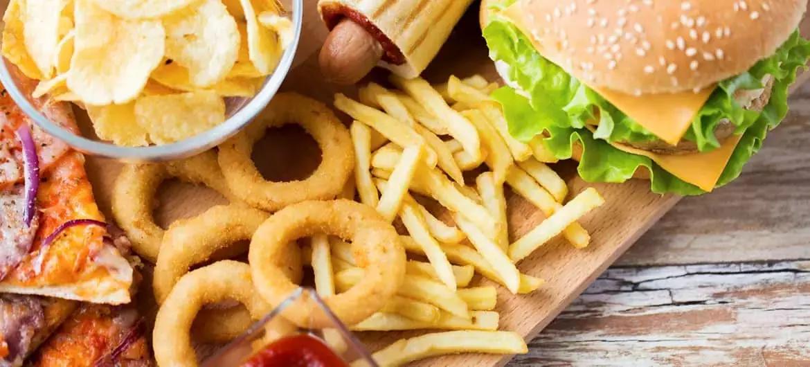 I fast food non sono adatti per chi vuole seguire un'alimentazione sana ed equilibrata.