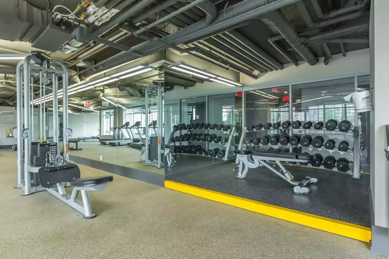 Il modo più veloce per scegliere il personal trainer vicino casa tua è consultare i profili dei professionisti su Superprof e fare sport in palestra, a domicilio o all'aria aperta.