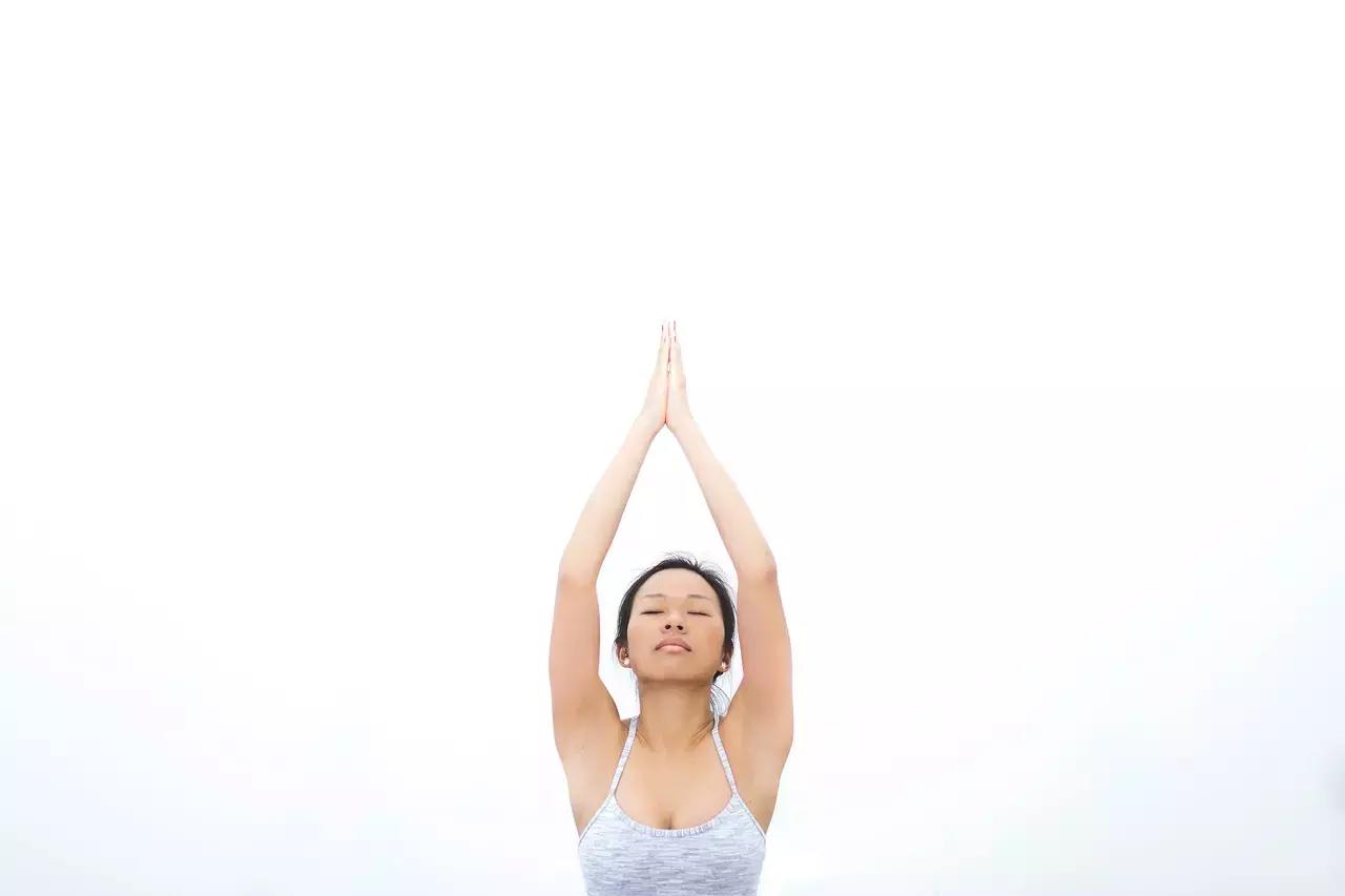 Alcune tecniche yogiche mirano al risveglio della nostra energia materna interiore, l'energia Kundalini.