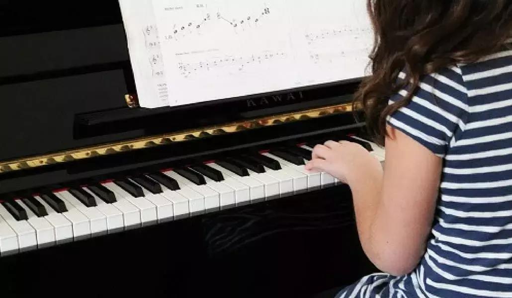 Il pianoforte può essere molto benefico per i bambini!