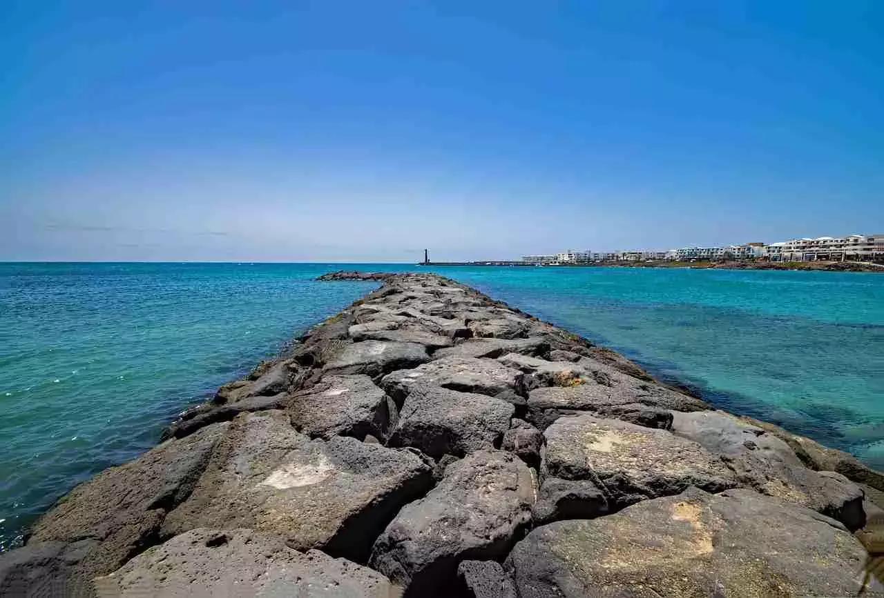 Perché non testare le tue conoscenze dello Spagnolo sulle bianche spiagge delle Canarie?