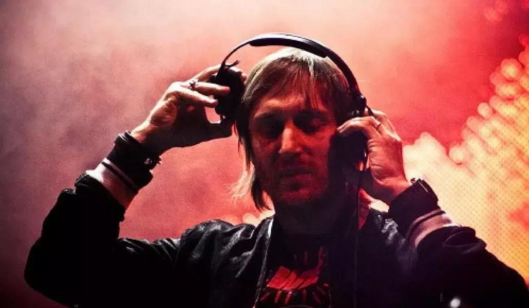 Anche la musica elettronica può essere composta al pianoforte!