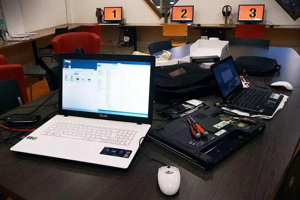 Sono moltissimi i siti che propongono corsi e servizi informatici. Diventa quindi importante affidarsi a esperti del settore, avendo anche riferimenti a livello di tariffe.