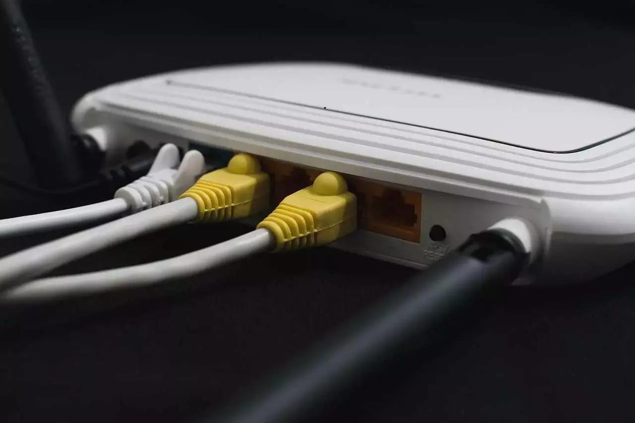 Ma la sostanza non cambia: l’accessorio è fondamentale per potersi connettere alla rete internet.