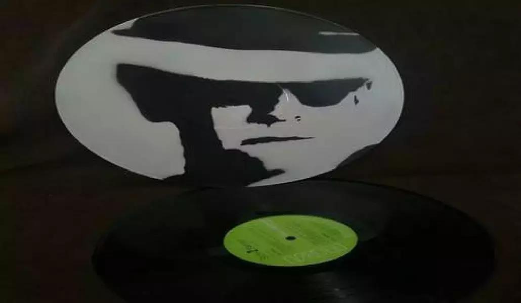 Il pianista Elton John compone la maggior parte dei propri pezzi al pianoforte!