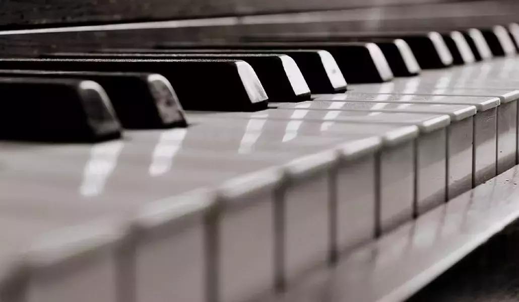 Scopri cosa vuol dire imparare a suonare il pianoforte con un insegnante!
