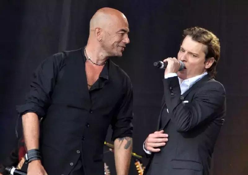 Tra gli artisti più famosi per i loro successi al piano figura anche il francese Pascal Obispo. Al suo attivo, molte collaborazioni con altri artisti internazionali.