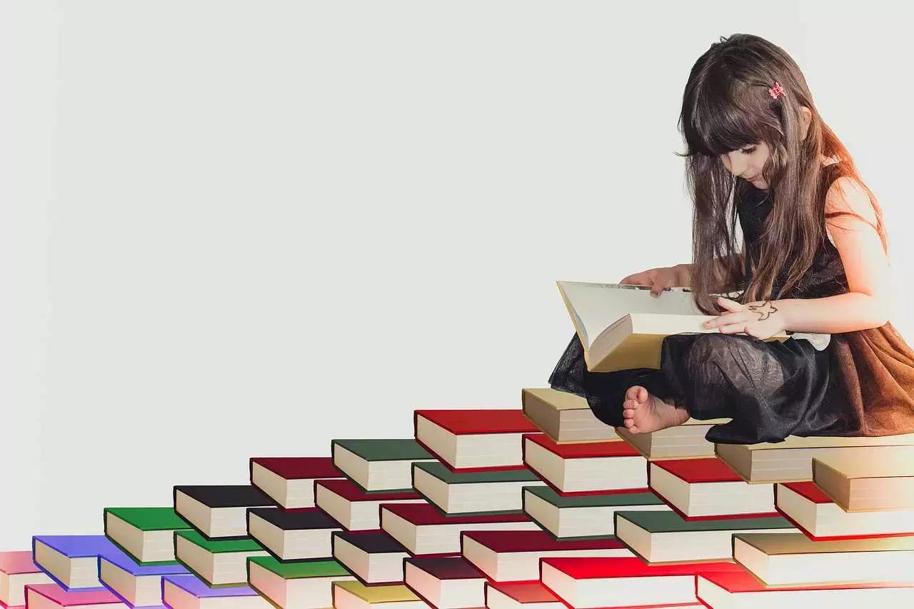 Imparare il solfeggio, studiare l'armonia, gli accordi e quant'altro è di estrema utilità nello sviluppo del bambino