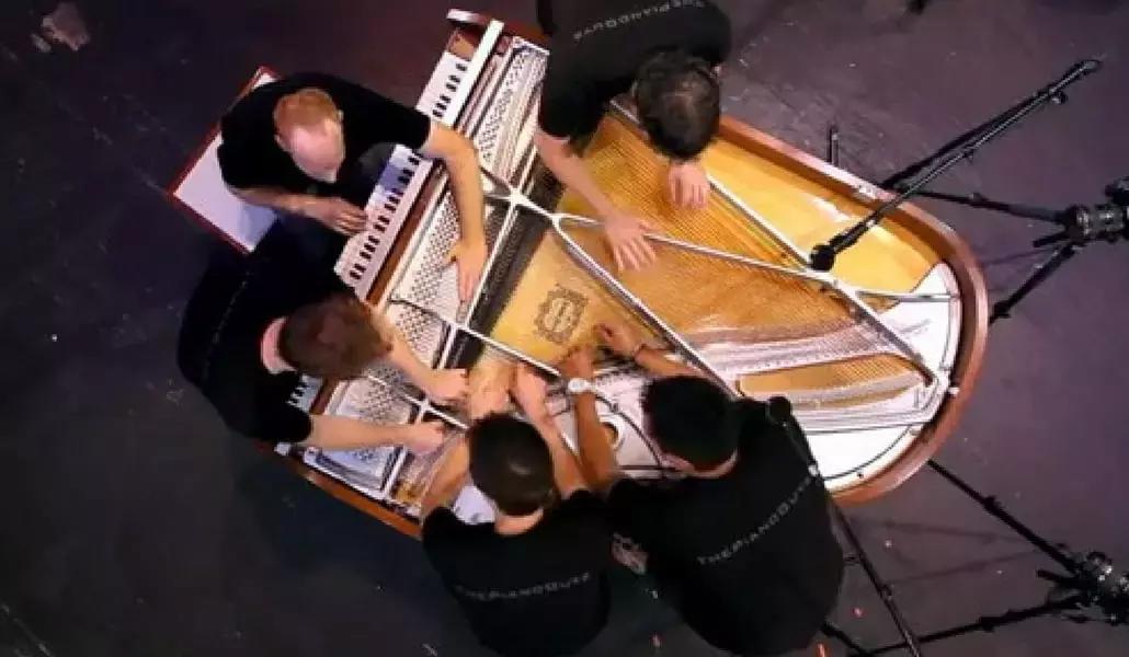 Suonare il pianoforte è un lavoro di squadra!