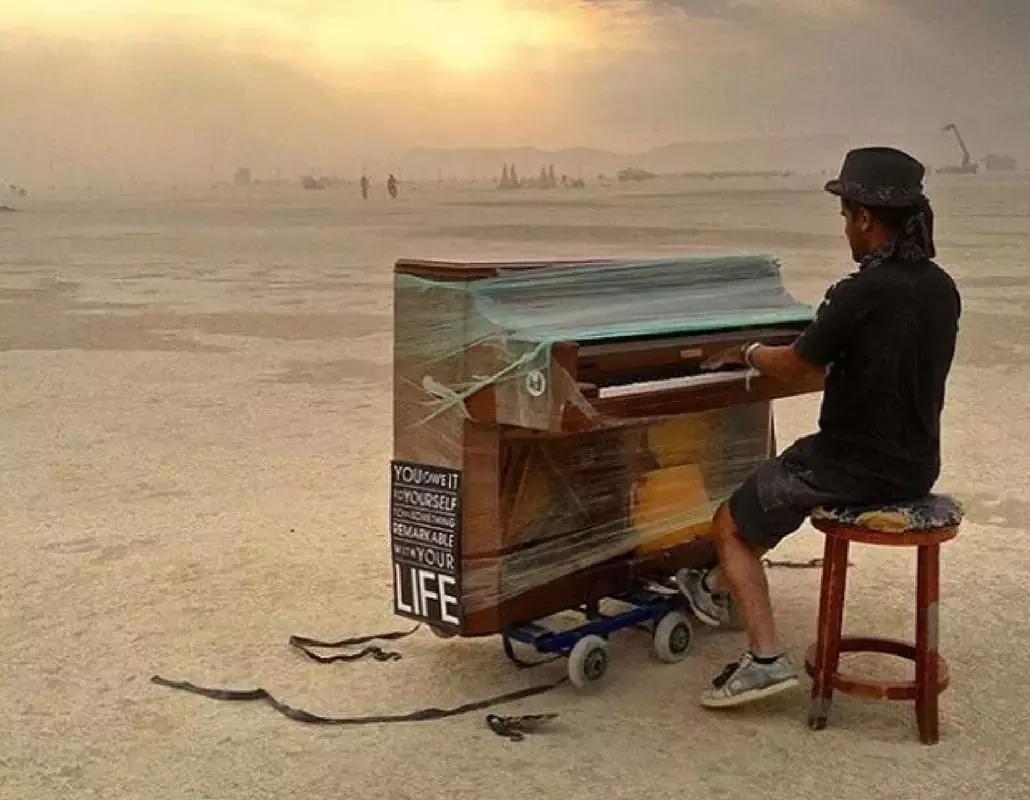 Suonare il pianoforte è un dovere o un piacere?