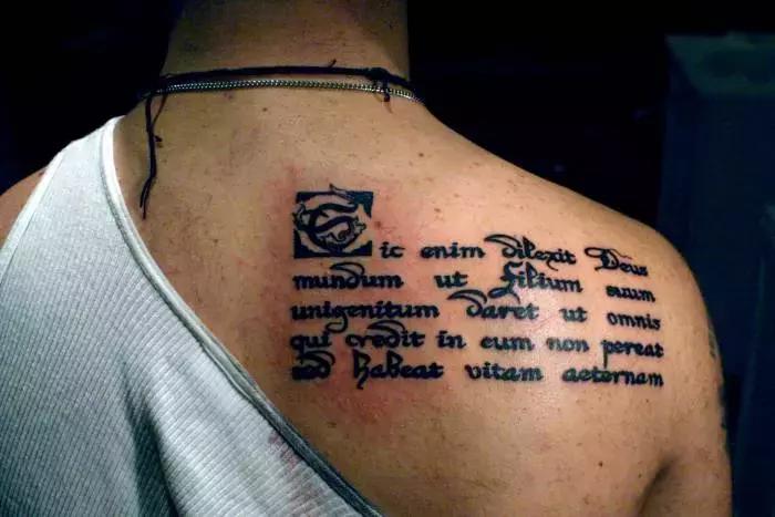 E se avessi un tatuaggio con citazioni latine di Ovidio o di Plauto?