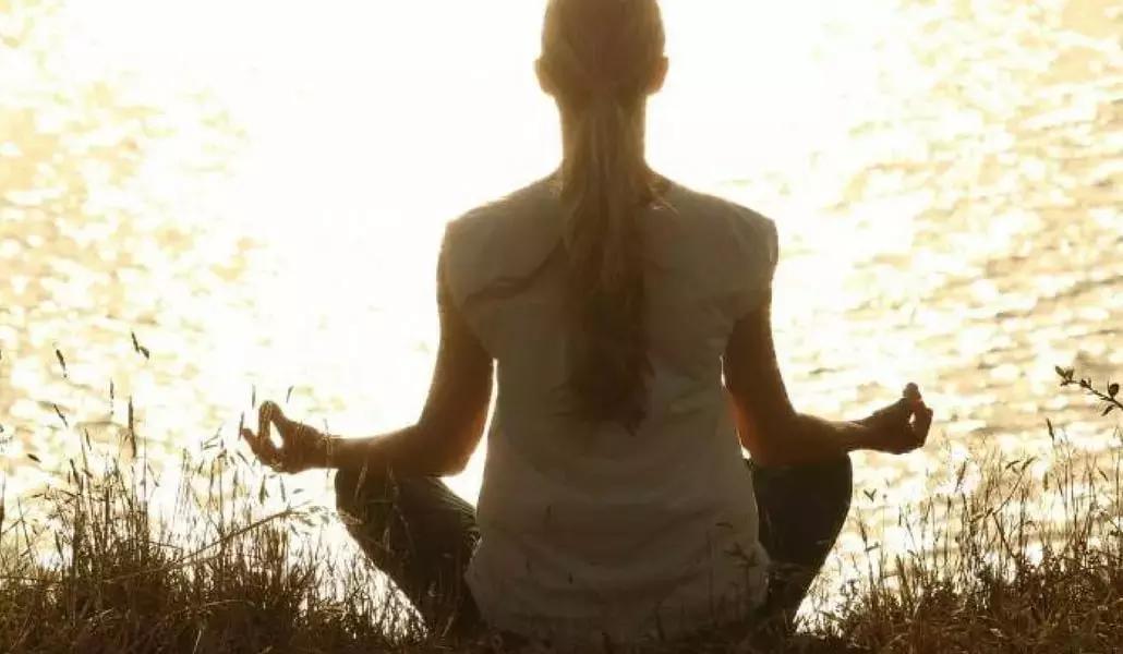 Con la meditazione, allontani ogni preoccupazione!