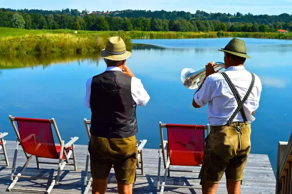 studiare la lingua tedesca significa anche studiare il modo di vivere e pensare dei popoli germanici.
