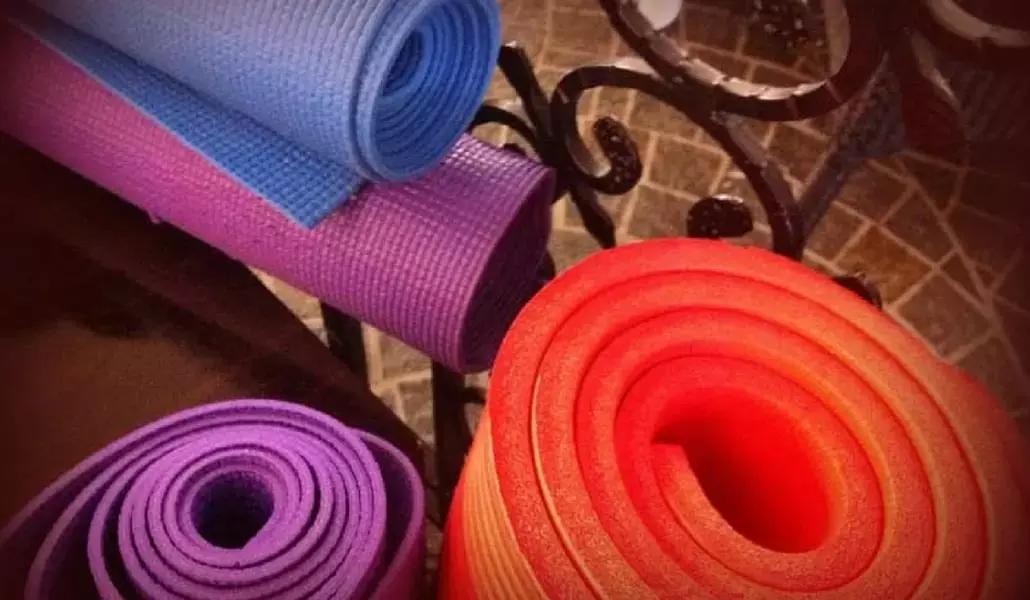 Il materiale del tappetino da yoga è importante!