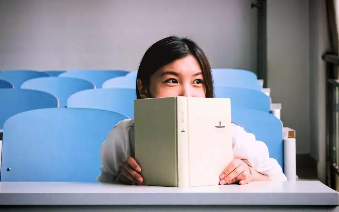 Ci sono molti strumenti per trovare studenti a cui dare lezioni di tedesco: internet, il passaparola, Superprof, gli istituti tedeschi, le scuole e le università.