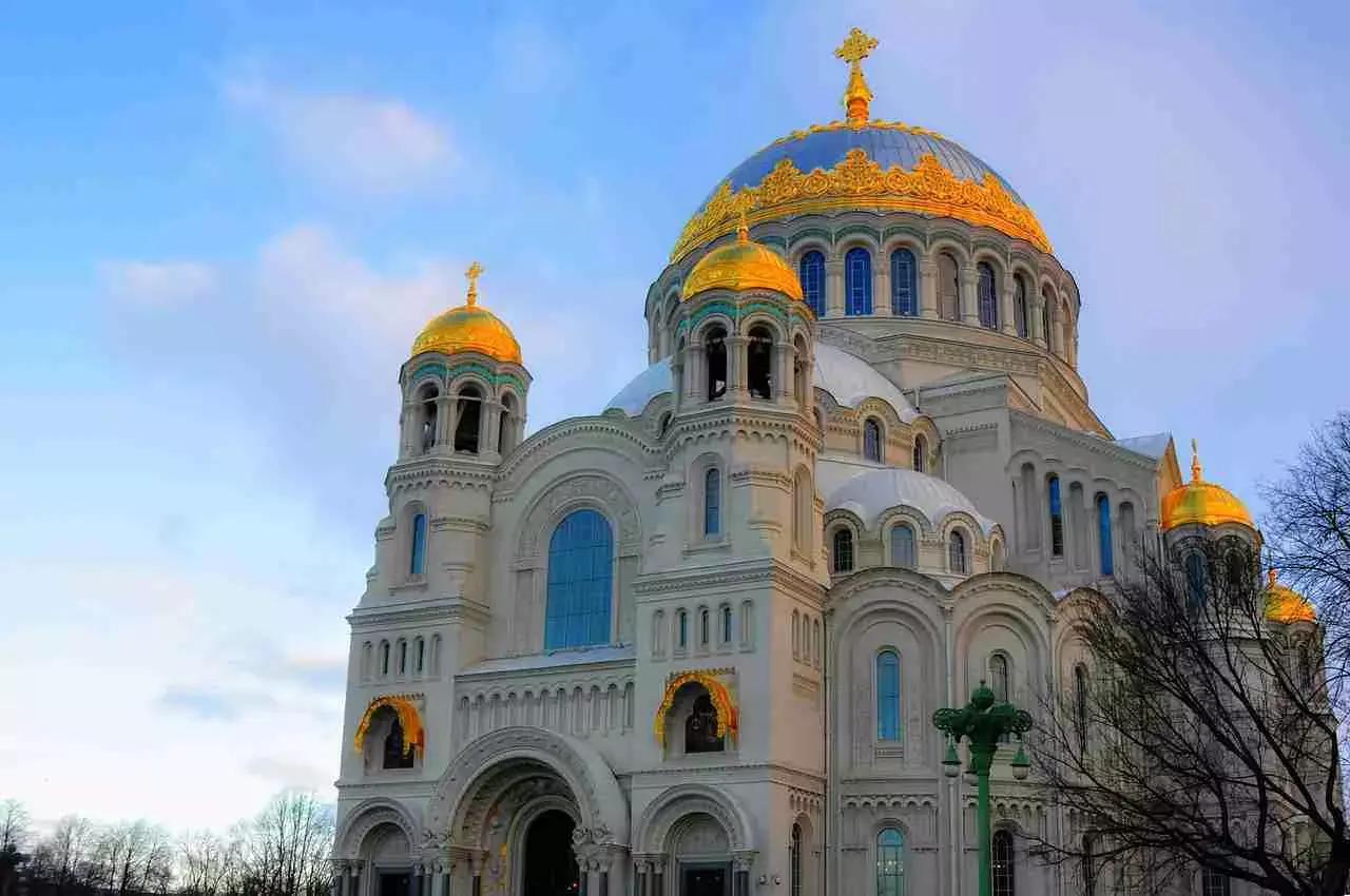 Da Mosca alla Siberia, da San Pietroburgo al sud, la Russia è ricca di monumenti e angoli da ammirare.
