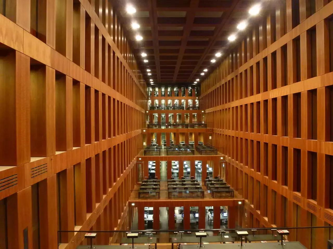 Una delle più importanti biblioteche tedesche!