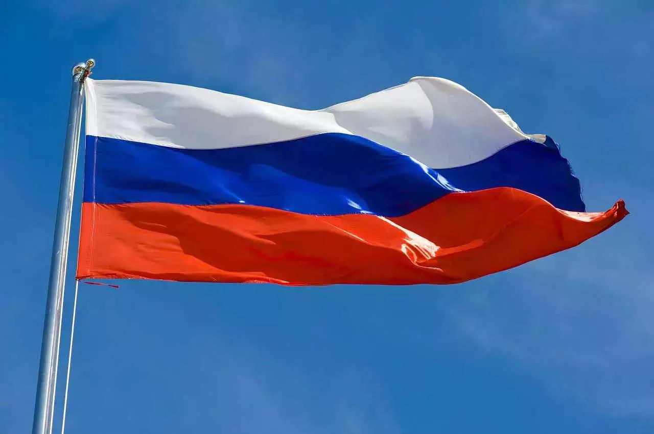 La Russia non rientra nell'UE, quindi hai bisogno di visti e di passaporti in regola per poter rimanere nel Paese.