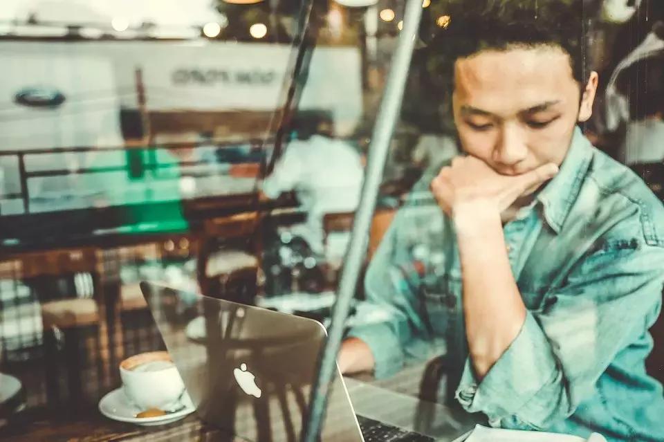 Dimentica gli stereotipi: i dipendenti tedeschi non sono così seri e severi!