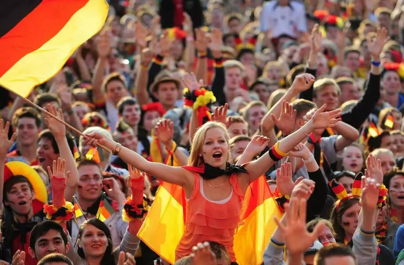 Le scuole di lingua di Napoli tengono corsi di tedesco e organizzano viaggi di studio in Germania.