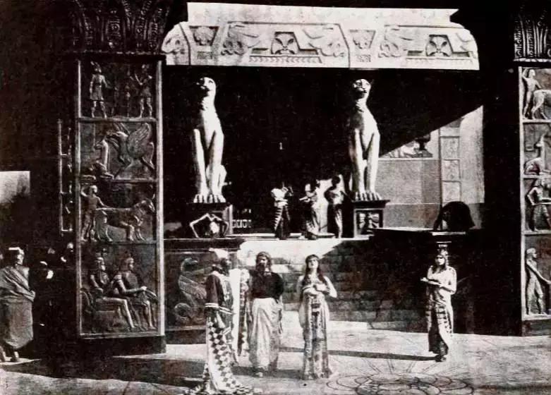 Alla realizzazione di Cabiria partecipò addirittura Gabriele d'Annunzio!