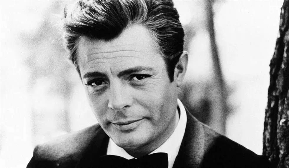 Grandi nomi e grandi personaggi concorrono a diffondere la percezione che l'italiano sia una lingua bellissima, affascinante e sinonimo di eccellenza.