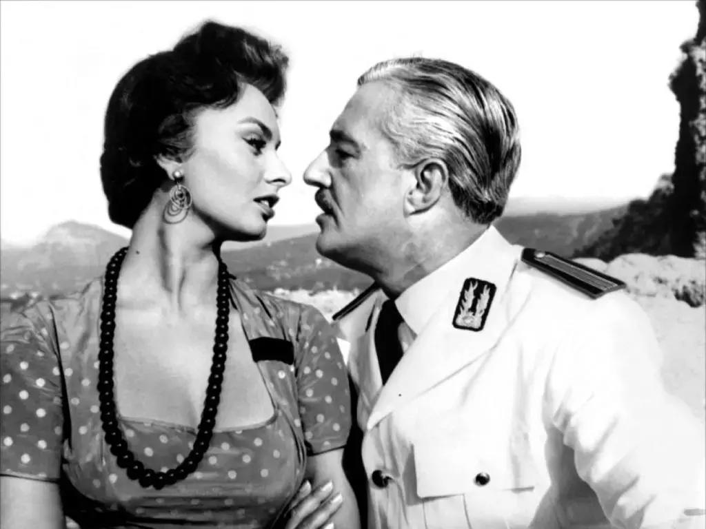 Ci sono personaggi italiani conosciuti in tutto il mondo: Sophia Loren è una di queste. Icona di stile ed eleganza, ha contribuito a diffondere l'italiano all'estero.